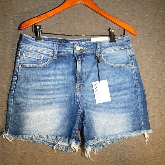 Zenana Outfitters Blue Jean Shorts‎ Frayed Hem - Picture 1 of 8